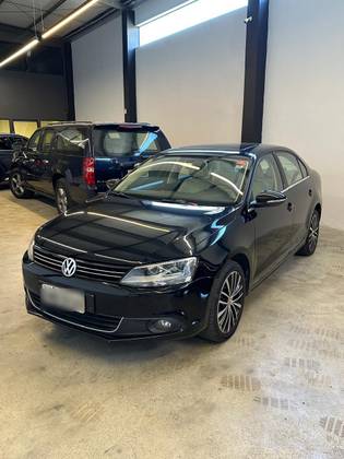 VOLKSWAGEN JETTA 2.0 TSI HIGHLINE 200CV GASOLINA 4P TIPTRONIC