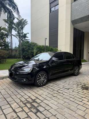 VOLKSWAGEN-JETTA-2013