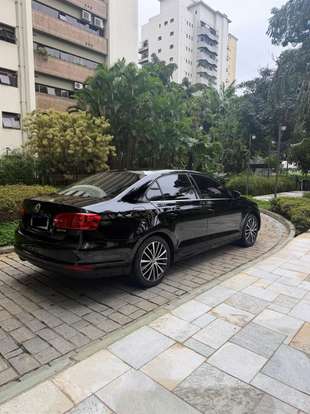 VOLKSWAGEN-JETTA-2013