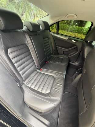 VOLKSWAGEN-JETTA-2013