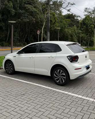 VOLKSWAGEN-POLO-2022