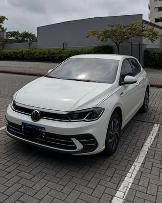 VOLKSWAGEN-POLO-2022