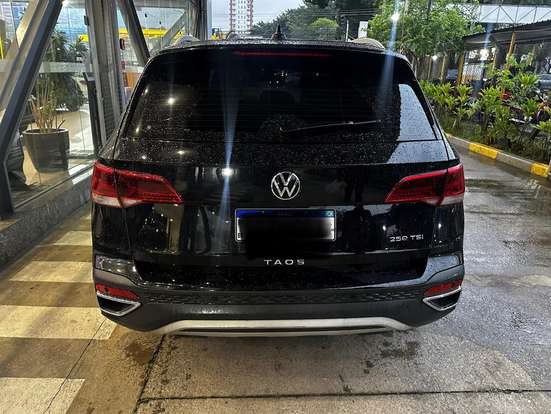 VOLKSWAGEN-TAOS-2023