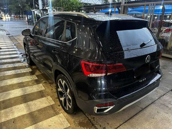 VOLKSWAGEN-TAOS-2023