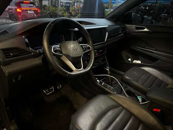 VOLKSWAGEN-TAOS-2023