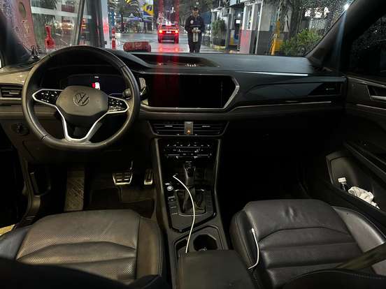 VOLKSWAGEN-TAOS-2023