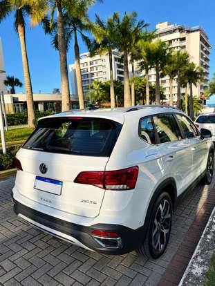 VOLKSWAGEN-TAOS-2024