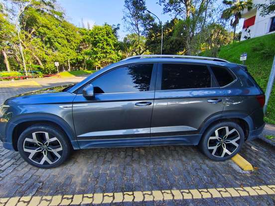 VOLKSWAGEN-TAOS-2023