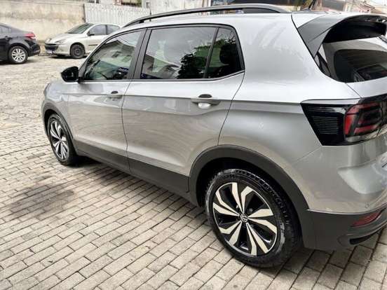 VOLKSWAGEN-T-CROSS-2023