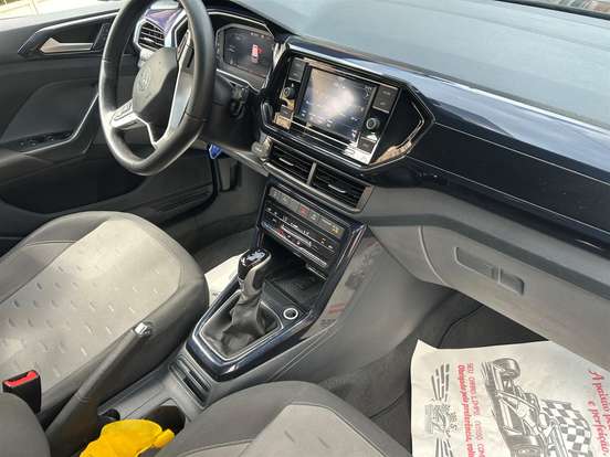 VOLKSWAGEN-T-CROSS-2022
