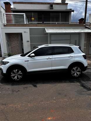 VOLKSWAGEN-T-CROSS-2019
