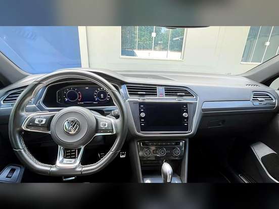 VOLKSWAGEN-TIGUAN-2021