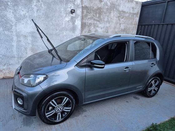 VOLKSWAGEN UP 1.0 170 TSI TOTAL FLEX XTREME 4P MANUAL