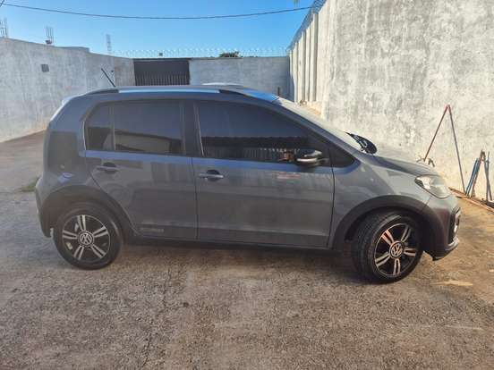 VOLKSWAGEN-UP-2021