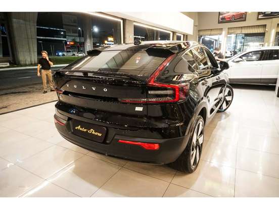 VOLVO-C40-2022