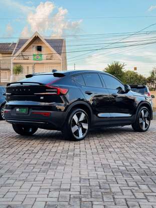 VOLVO-C40-2022