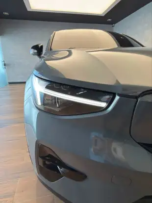 VOLVO-C40-2022