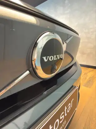 VOLVO-C40-2022