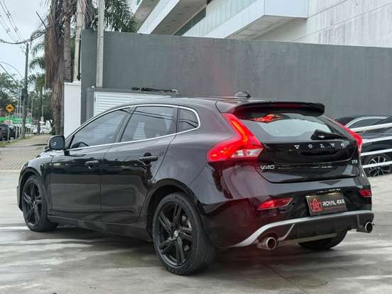 VOLVO-V40-2.0 T5 R-DESIGN GASOLINA 4P AUTOMÁTICO VOLVO-V40-2019