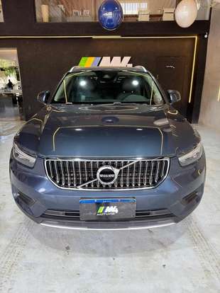 VOLVO-XC40-2021