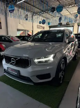 VOLVO-XC40-2019