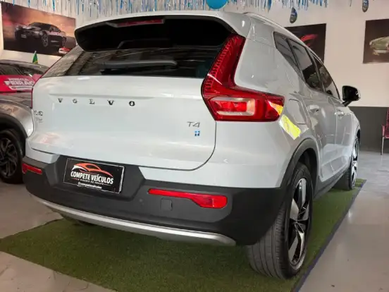 VOLVO-XC40-2.0 T4 GASOLINA MOMENTUM GEARTRONIC VOLVO-XC40-2019