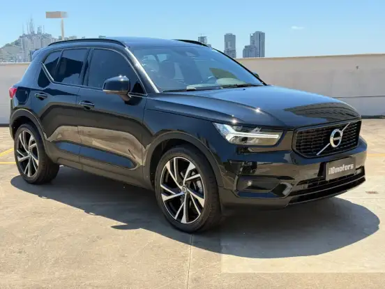 VOLVO-XC40-2019