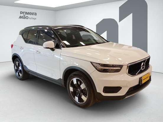 VOLVO-XC40-2019