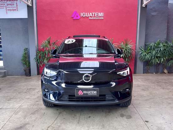 VOLVO-XC40-2022