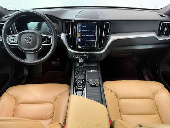VOLVO-XC60-2.0 D5 DIESEL MOMENTUM AWD GEARTRONIC VOLVO-XC60-2019