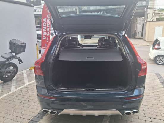 VOLVO-XC60-2018
