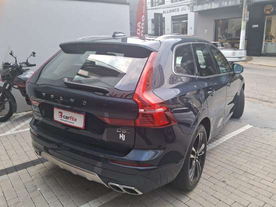 VOLVO-XC60-2018