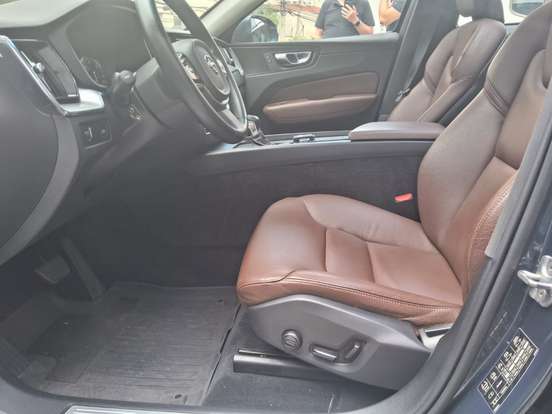 VOLVO-XC60-2.0 D5 DIESEL MOMENTUM AWD GEARTRONIC VOLVO-XC60-2018