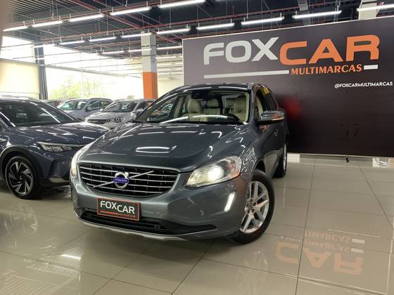 VOLVO XC60 2.0 T5 MOMENTUM GASOLINA 4P AUTOMÁTICO