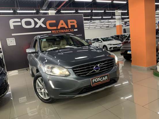 VOLVO-XC60-2017
