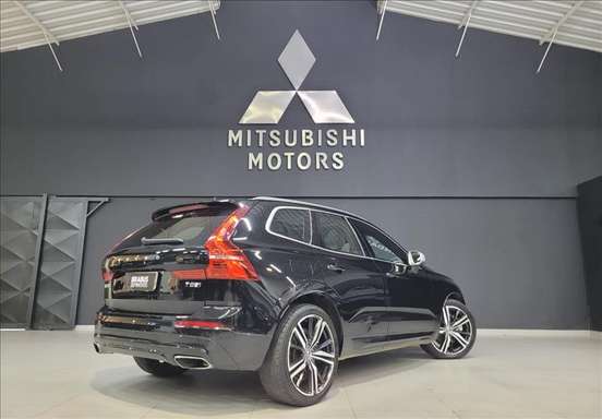 VOLVO-XC60-2018