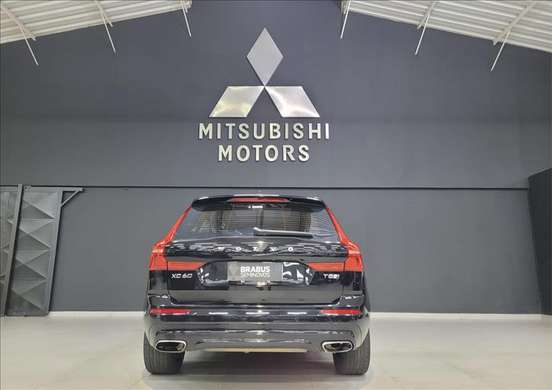 VOLVO-XC60-2018