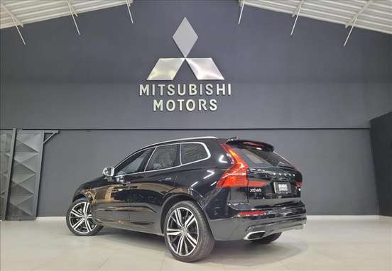VOLVO-XC60-2018