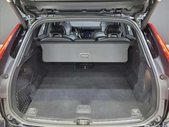 VOLVO-XC60-2.0 T8 HYBRID R-DESIGN AWD GEARTRONIC VOLVO-XC60-2018