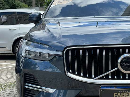 VOLVO-XC60-2023