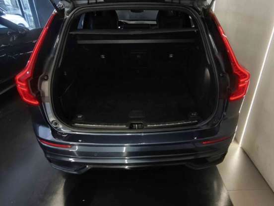 VOLVO-XC60-2021