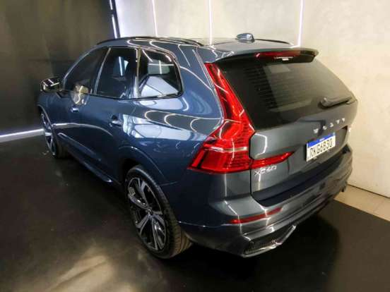 VOLVO-XC60-2021