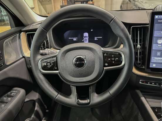 VOLVO-XC60-2.0 T8 RECHARGE ULTRA AWD GEARTRONIC VOLVO-XC60-2025