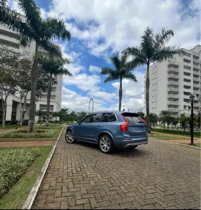VOLVO-XC90-2019