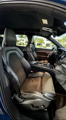 VOLVO-XC90-2019