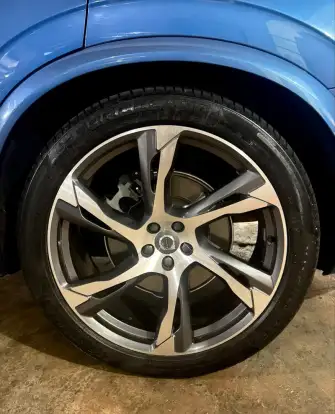 VOLVO-XC90-2019