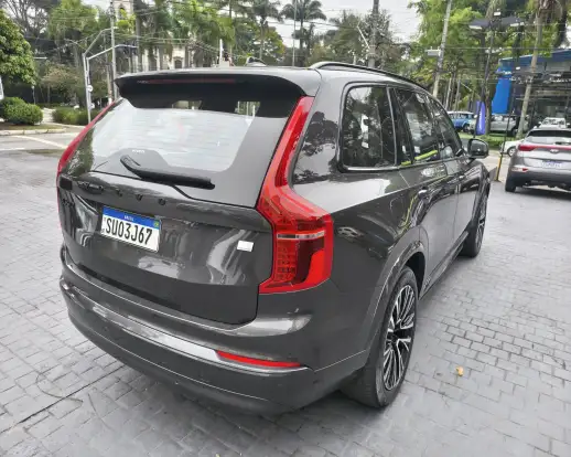 VOLVO-XC90-2023