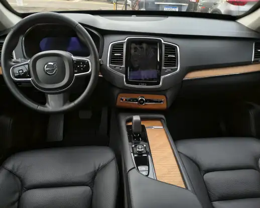 VOLVO-XC90-2023