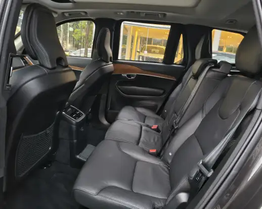 VOLVO-XC90-2023