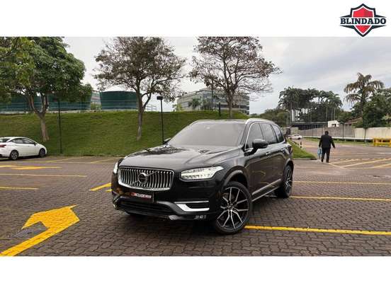 VOLVO-XC90-2020
